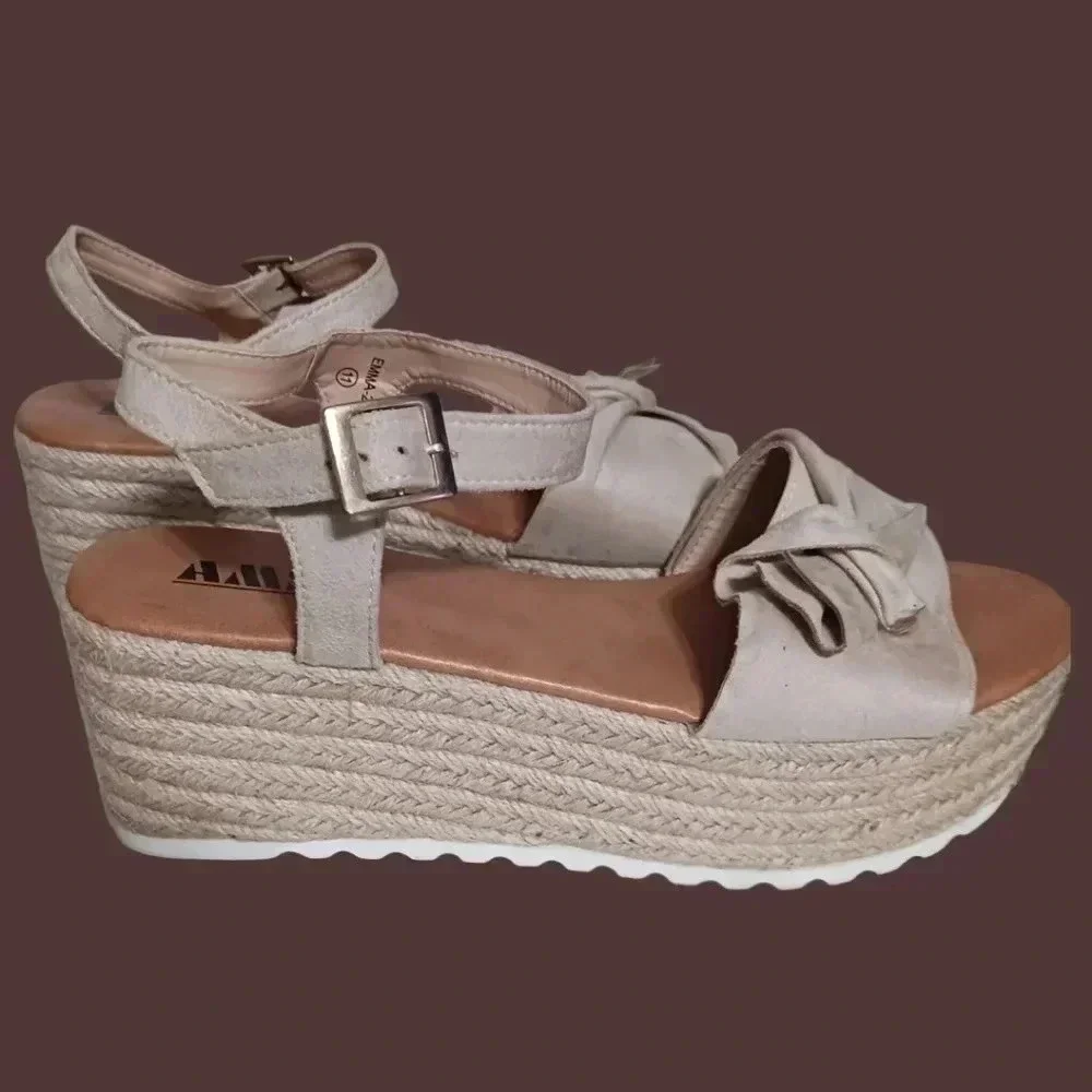 AMS Emma 22 espadrille platform casual sandal in color nude size 11